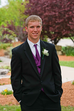 090502_LEHS Prom_0137_LR.jpg