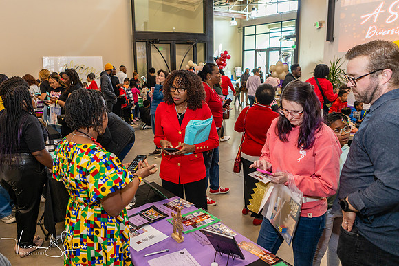 240323_DST_GSLAC_Authors on Tour_375