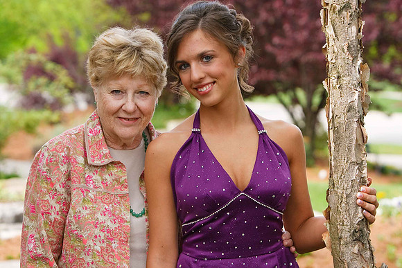 090502_LEHS Prom_0124_LR.jpg