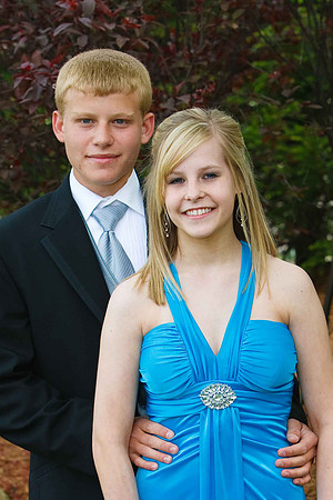 090502_LEHS Prom_0139_LR.jpg