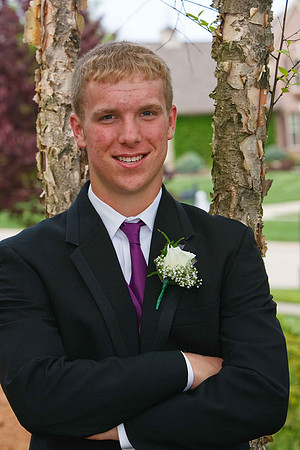 090502_LEHS Prom_0135_LR.jpg